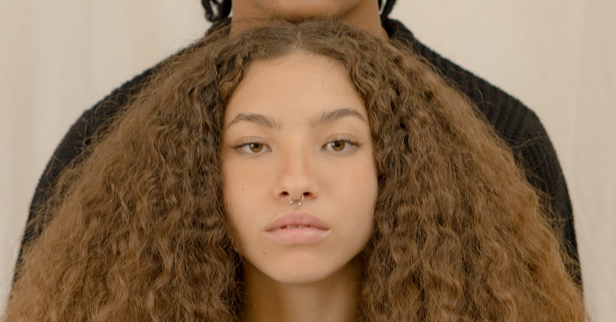 découvrez les tendances et les préférences en matière de piercings. que vous soyez novice ou passionné, apprenez tout sur les styles, les types de bijoux et les conseils d'entretien pour exprimer votre personnalité à travers vos piercings.