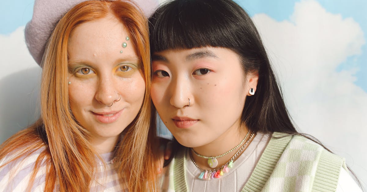 découvrez l'univers des piercings, des tendances aux techniques, en passant par les soins à apporter. que vous soyez débutant ou passionné, trouvez des conseils pour embellir votre style avec des bijoux uniques et audacieux.