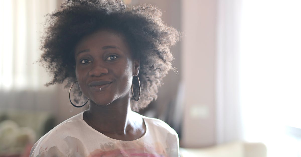 découvrez l'univers du home piercing, une méthode sécurisée et confortable pour réaliser vos piercings à domicile. profitez d'une expérience personnalisée et professionnelle, tout en respectant les normes d'hygiène. transformez votre look facilement et en toute confiance grâce à nos conseils et services adaptés.