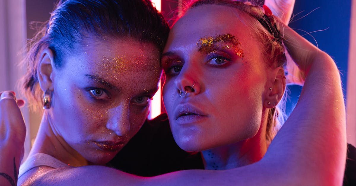 découvrez l'univers des piercings corporels : styles variés, conseils d'entretien, tendances et sécurité. exprimez votre personnalité à travers des designs originaux et uniques qui vous mettront en valeur.