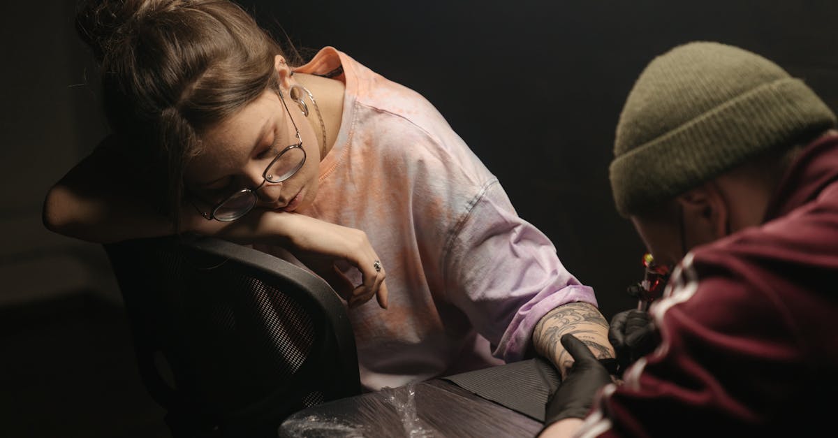 découvrez l'art du body piercing : des conseils sur les tendances, les techniques, et comment choisir le bon bijou pour personnaliser votre style tout en garantissant votre sécurité.