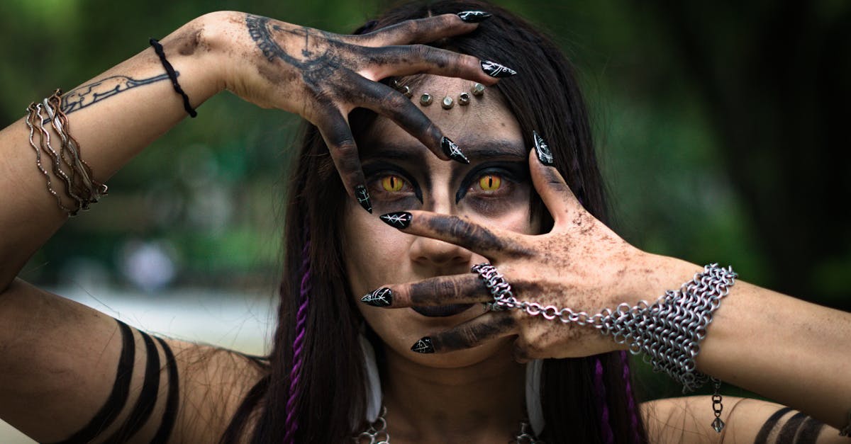 Le piercing symbolique : entre art et identité