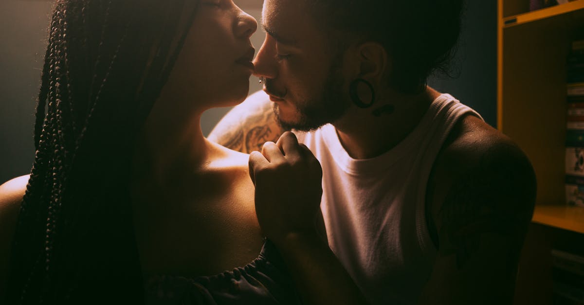 Le piercing en couple : un symbole d’engagement