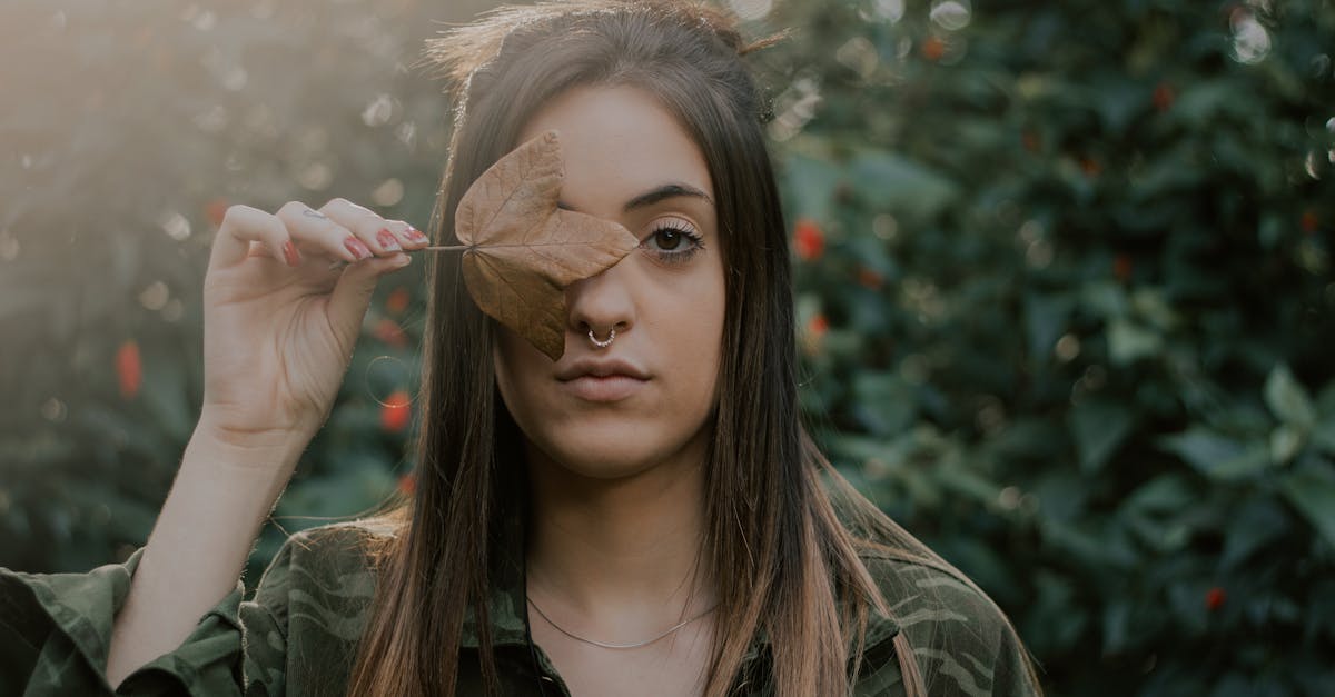 découvrez tout ce qu'il faut savoir sur le piercing au septum : origines, soins, conseils de style et tendances. ajoutez une touche audacieuse à votre look avec cette pratique en pleine expansion.