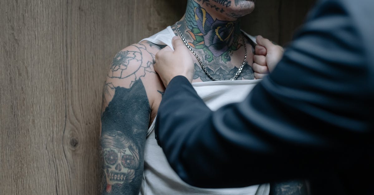 découvrez l'élégance et l'originalité des piercings en bois. nos créations uniques allient style, confort et respect de l'environnement. parfait pour les amateurs de mode alternative, ces bijoux en bois ajoutent une touche naturelle à votre look tout en étant doux pour vos oreilles.