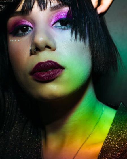 découvrez l'univers du piercing : un moyen d'expression unique et tendance. informations sur les différents types de piercings, conseils d'entretien et tendances actuelles pour embellir votre style.