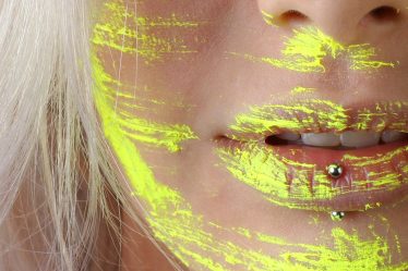 découvrez l'univers du piercing : styles, tendances et conseils pour embellir votre corps avec des bijoux qui reflètent votre personnalité. explorez notre guide complet et trouvez l'inspiration pour votre prochain piercing.