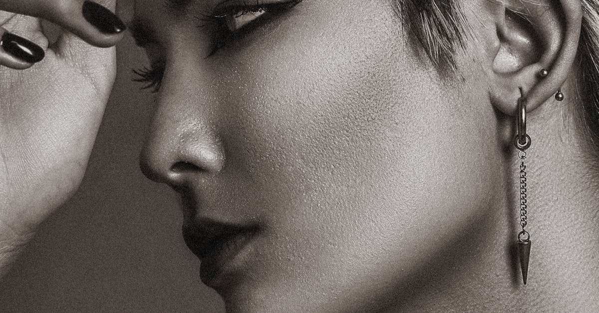découvrez l'univers du stud piercing : conseils, tendances et entretien pour un style unique et audacieux. explorez les différents types de piercings, les matériaux recommandés et les soins essentiels pour mettre en valeur votre piercing en toute sécurité.