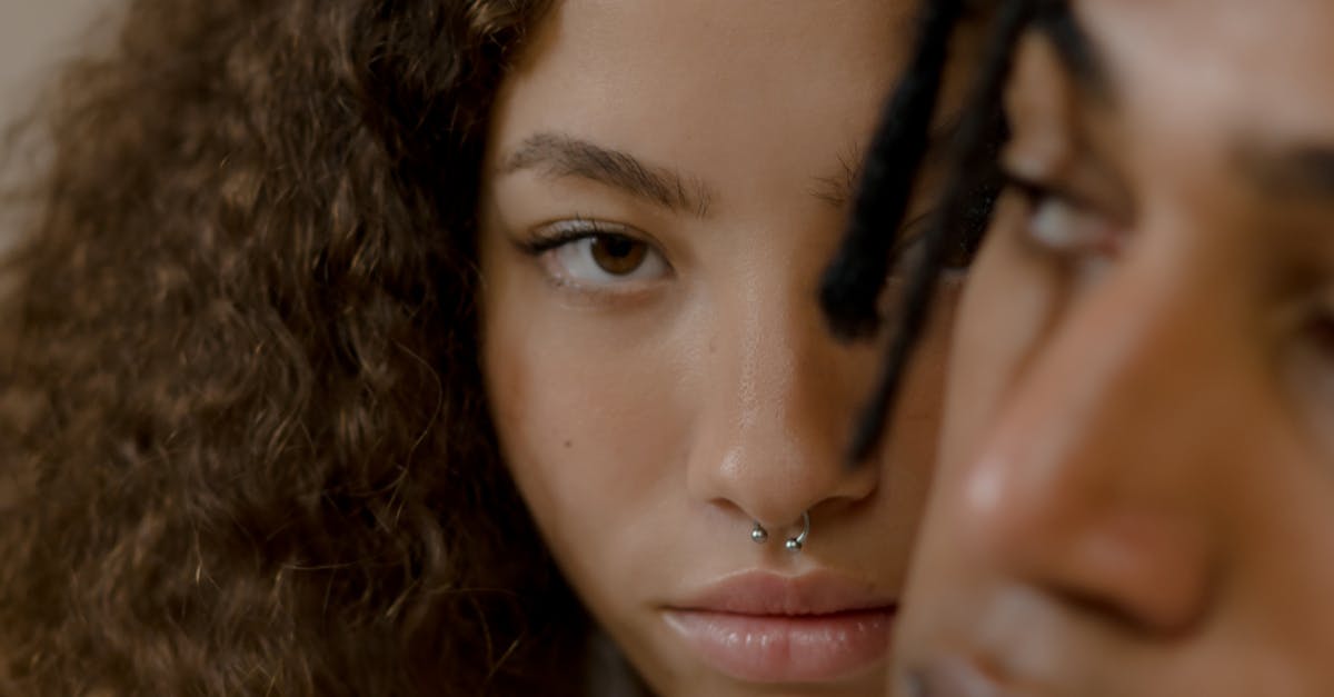 découvrez notre collection de duo piercings, alliant style et originalité. parfaits pour exprimer votre personnalité, ces bijoux s'accordent à toutes vos envies. osez le mix and match avec nos designs uniques et tendance.