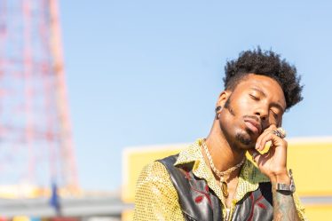 découvrez l'art du piercing d'oreilles avec nos services professionnels. que vous souhaitiez un simple trou ou un style plus audacieux, notre équipe vous offre sécurité et expertise. réveillez votre créativité et exprimez votre personnalité avec nos options de piercings tendance.