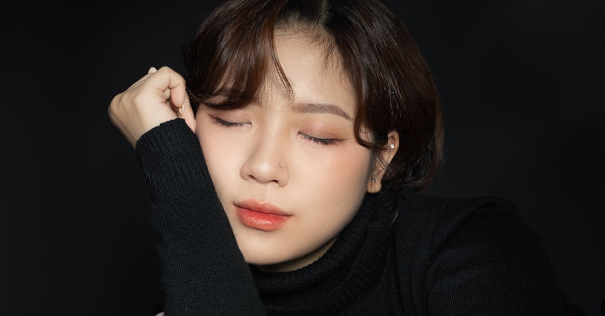 découvrez l'art du piercing d'oreilles avec notre guide complet. apprenez tout sur les différentes techniques, les soins nécessaires et les tendances actuelles pour un style unique et en toute sécurité.