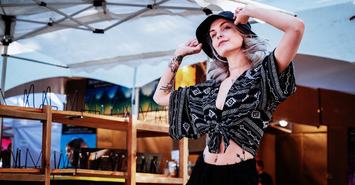 découvrez l'univers fascinant des piercings gothiques, alliant esthétique sombre et originalité. explorez les tendances, les styles uniques et les conseils pour sublimer votre look avec des bijoux avant-gardistes qui reflètent votre personnalité.
