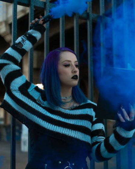 découvrez l'univers fascinant des gothic piercings, où l'art du perçage fusionne avec l'esthétique sombre et mystérieuse. explorez nos conseils, tendances et inspirations pour personnaliser votre style unique avec des piercings audacieux et raffinés.