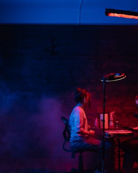 découvrez le monde fascinant du piercing horizontal, une tendance audacieuse et moderne pour personnaliser votre style. apprenez-en davantage sur les différents types, soins post-piercing et conseils pour un piercing réussi.