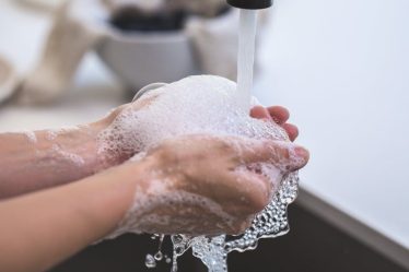 découvrez l'importance de l'hygiène au quotidien. apprenez des conseils pratiques pour maintenir une bonne santé, prévenir les maladies et améliorer votre qualité de vie grâce à des habitudes d'hygiène simples et efficaces.