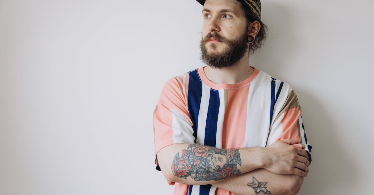 découvrez l'art du piercing minimaliste, alliant élégance et discrétion pour sublimer votre style. explorez notre collection de bijoux raffinés et adaptés à tous les goûts, parfaits pour celles et ceux qui recherchent une touche d'originalité sans excès.