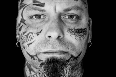 découvrez l'art du piercing permanent : une méthode innovante pour ajouter une touche d'élégance et de personnalité à votre style. explorez nos conseils, types de piercings et soins pour une expérience réussie.