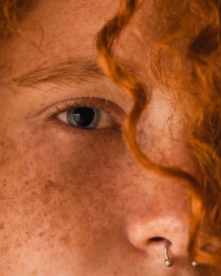 découvrez l'univers des piercings : des conseils pour choisir votre bijou, des informations sur les différentes techniques de piercing, des astuces pour l'entretien et des idées tendance pour exprimer votre style. explorez nos articles sur les types de piercings, les soins après intervention et les dernières nouveautés en matière de mode body art.