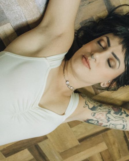 découvrez l'univers fascinant des piercings : tendances, styles, conseils d'entretien et inspiration pour sublimer votre look. que vous soyez novice ou passionné, explorez les différents types de piercings et trouvez celui qui vous correspond le mieux.