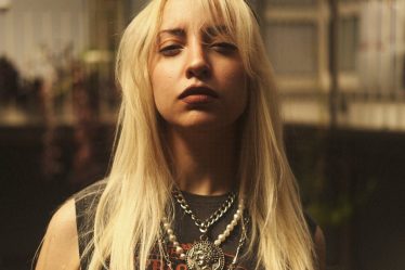 découvrez l'univers des piercings : conseils, styles tendance, soins et inspiration pour exprimer votre personnalité à travers des bijoux uniques. osez l'audace et sublimez votre look avec nos recommandations.
