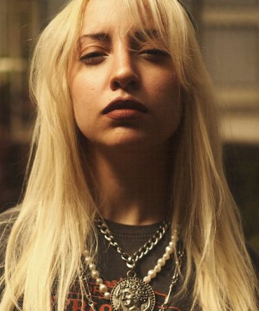 découvrez l'univers des piercings : conseils, styles tendance, soins et inspiration pour exprimer votre personnalité à travers des bijoux uniques. osez l'audace et sublimez votre look avec nos recommandations.