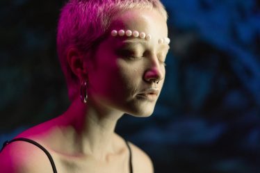 découvrez notre collection d'accessoires de piercing, incluant des bijoux tendance, des équipements d'entretien et des astuces pour magnifier votre style. explorez des pièces uniques qui s'adaptent à tous les goûts et personnalisez votre look avec élégance.