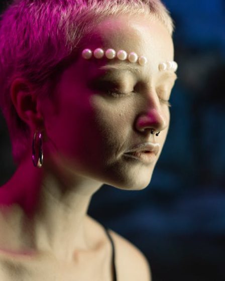 découvrez notre collection d'accessoires de piercing, incluant des bijoux tendance, des équipements d'entretien et des astuces pour magnifier votre style. explorez des pièces uniques qui s'adaptent à tous les goûts et personnalisez votre look avec élégance.