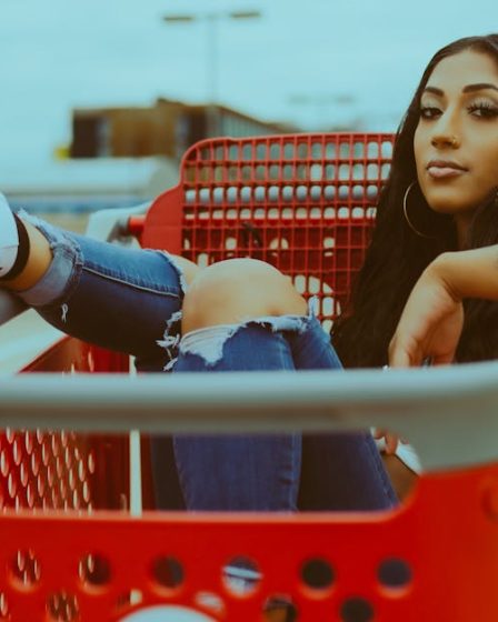 découvrez notre collection de piercings en plastique, légers et hypoallergéniques, parfaits pour ajouter une touche moderne à votre style sans compromettre le confort. idéaux pour les personnes sensibles, nos piercings se déclinent en différentes formes et couleurs pour s'adapter à toutes vos envies.