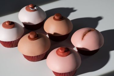 découvrez le monde des piercings temporaires, une excellente façon d'ajouter une touche d'originalité à votre style sans engagement. que ce soit pour une occasion spéciale ou pour expérimenter, ces piercings sont faciles à appliquer et à enlever. explorez nos designs tendance et trouvez celui qui vous correspond!