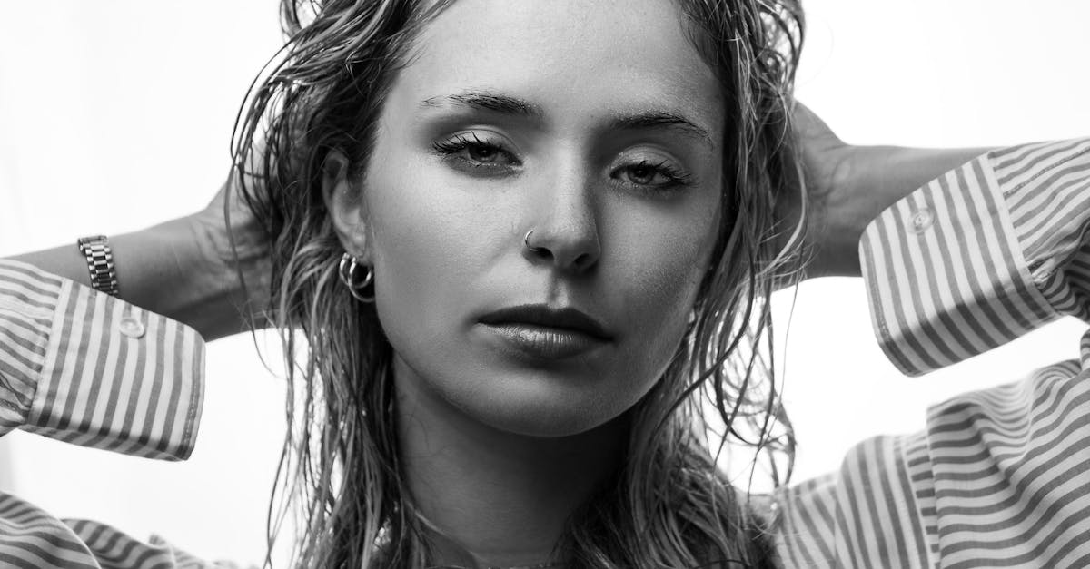 découvrez l'art du classic piercing, une méthode de perçage traditionnelle pour sublimer votre style. explorez notre gamme de bijoux et profitez d'une expérience sûre et professionnelle.
