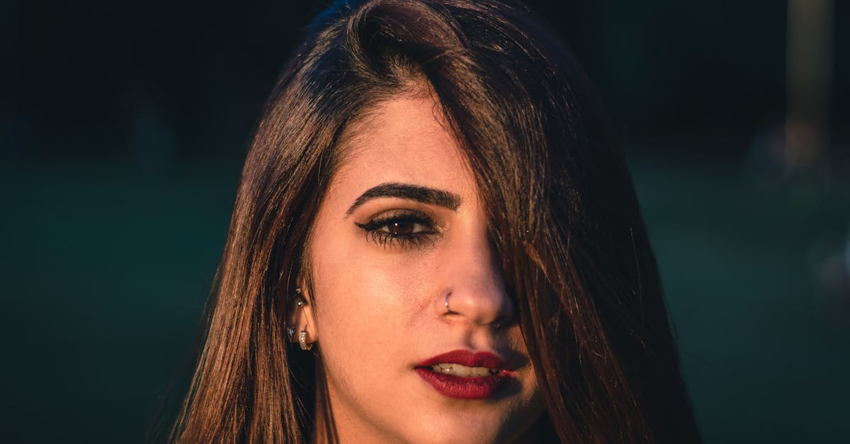 découvrez notre collection de piercings élégants, alliant sophistication et style. transformez votre look avec des designs raffinés qui mettent en valeur votre personnalité.