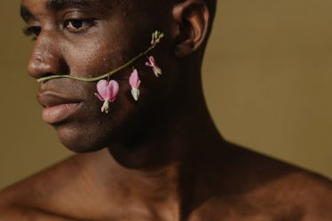 découvrez notre collection d'elegant piercing, des créations raffinées et sophistiquées qui allient style et originalité. sublimez votre look avec nos bijoux de qualité, pensés pour mettre en valeur votre personnalité et votre élégance.