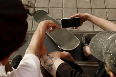 découvrez le monde fascinant de l'extreme piercing : des techniques audacieuses, des styles uniques et des conseils d'experts pour personnaliser votre corps avec audace et créativité. plongez dans l'univers des piercings extrêmes et exprimez pleinement votre individualité !
