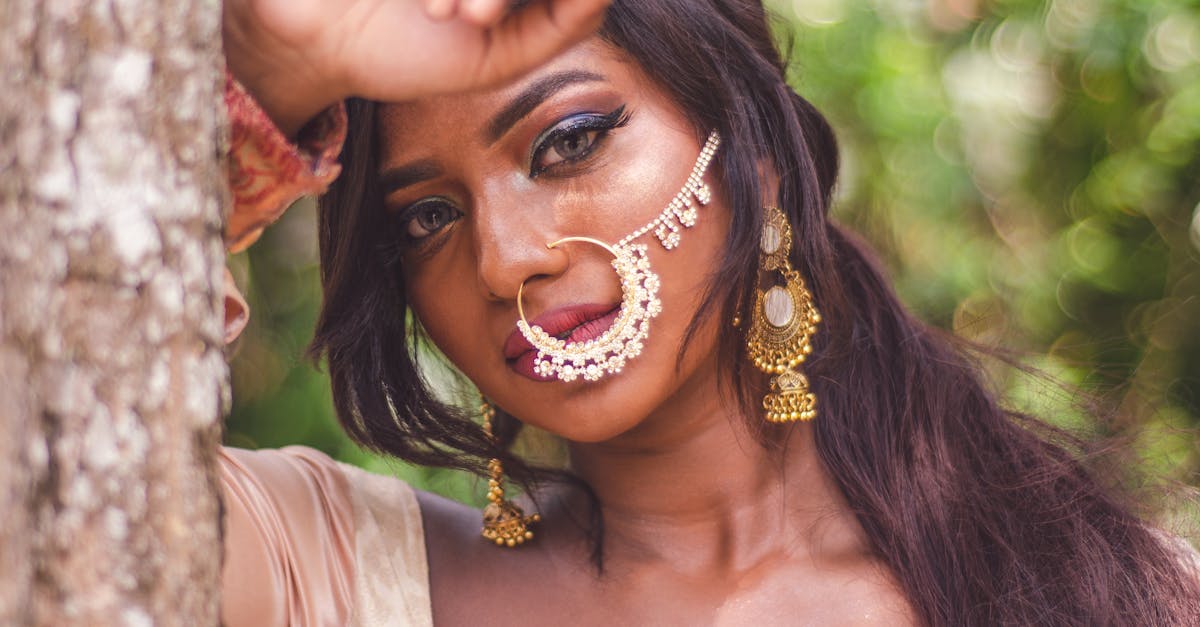 découvrez l'art du piercing ornemental, une forme d'expression personnelle qui allie élégance et originalité. explorez nos tendances et conseils pour sublimer votre style avec des bijoux uniques et sécurisés.