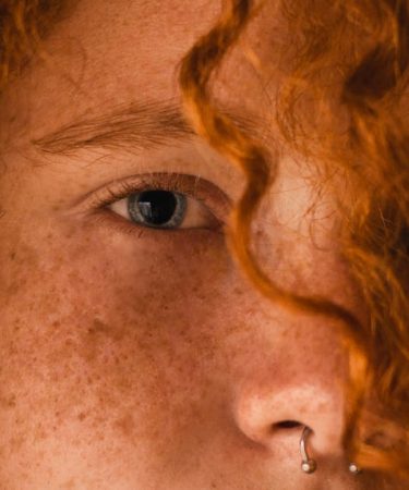 découvrez l'univers fascinant des piercings : types, tendances, conseils d'entretien et inspirations pour exprimer votre style unique. explorez notre guide complet pour choisir le piercing parfait et répondre à toutes vos questions sur cette forme d'art corporel.