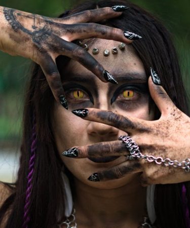 découvrez l'univers fascinant des piercings : styles, techniques, soins et tendances. transformez votre look avec des bijoux uniques et exprimez votre personnalité grâce à des piercings à la mode.