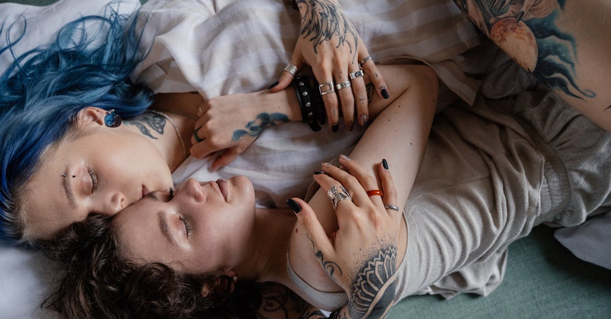 découvrez l'univers fascinant des piercings : styles, tendances et conseils pour bien choisir et entretenir vos bijoux corporel. explorez notre guide complet sur les différents types de piercings et laissez votre personnalité s'exprimer !