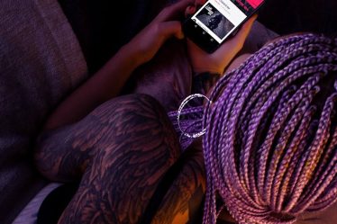 découvrez l'univers fascinant des piercings, de l'histoire à la mode actuelle. explorez les différents types de piercings, conseils pour le soin et les tendances à ne pas manquer pour personnaliser votre style avec élégance.