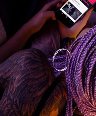 découvrez l'univers fascinant des piercings, de l'histoire à la mode actuelle. explorez les différents types de piercings, conseils pour le soin et les tendances à ne pas manquer pour personnaliser votre style avec élégance.