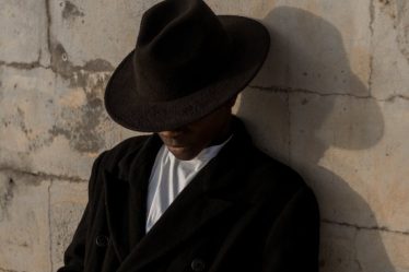 découvrez l'art de la self-expression : apprenez à exprimer vos pensées, émotions et individualité de manière authentique et créative. explorez des techniques et conseils pour libérer votre voix et affirmer votre personnalité à travers l'écriture, l'art ou d'autres formes de communication.