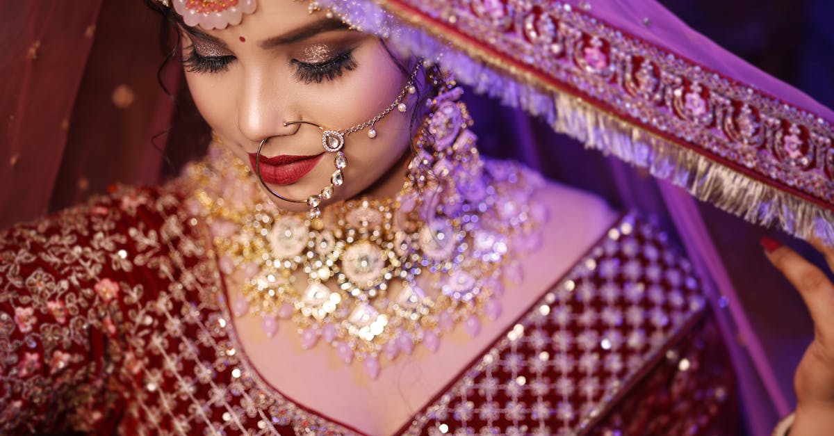 découvrez l'art du piercing traditionnel, une pratique millénaire qui allie esthétique et culture. apprenez-en plus sur les différentes techniques, styles et significations des piercings dans le monde entier. explorez notre guide complet pour choisir le piercing parfait qui vous correspond.