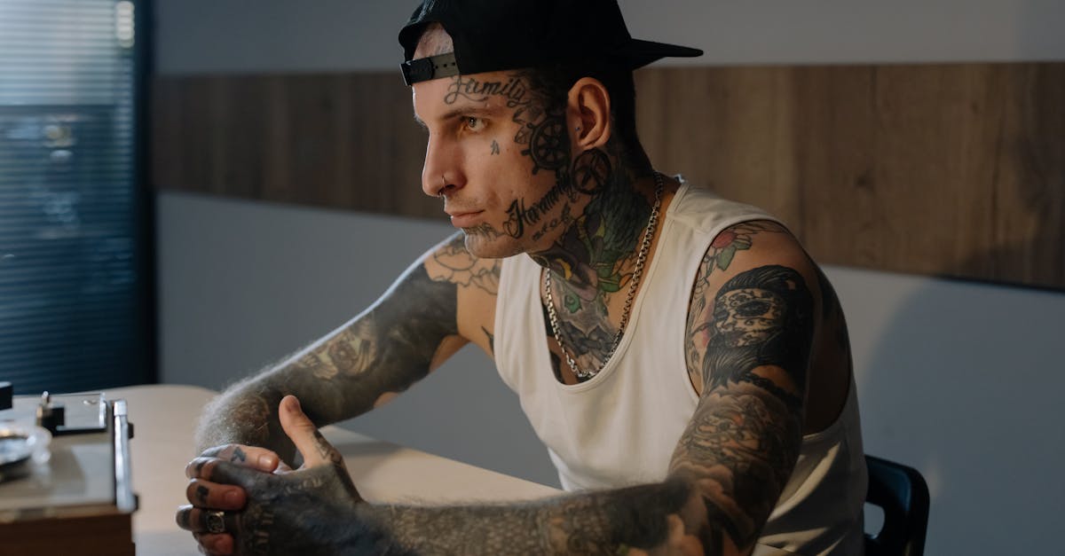 découvrez notre collection de piercings tendance qui allient style et originalité. explorez des designs uniques et des matériaux de qualité pour sublimer votre look. soyez à la pointe de la mode avec nos piercings incontournables!