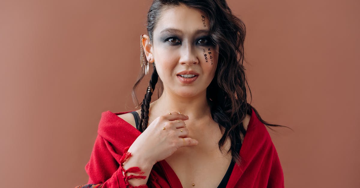 découvrez les piercings tendance qui sublimeront votre style ! explorez notre sélection de bijoux modernes, des idées uniques pour personnaliser votre look et des conseils d'entretien pour rester à la pointe de la mode. adoptez la tendance des piercings avec audace !