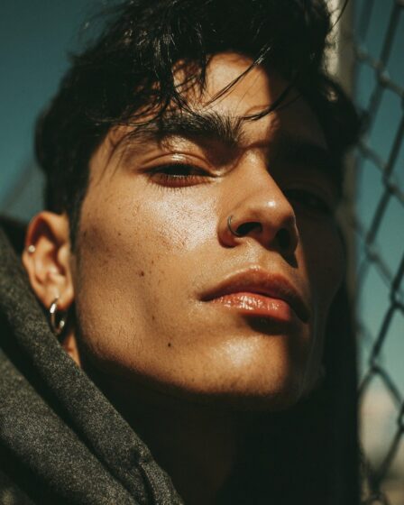 d&eacute;couvrez tout ce qu'il faut savoir sur le daith piercing : procedure, soins, tendances et conseils pour un piercing r&eacute;ussi et sans douleur.