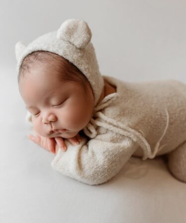 per&ccedil;age d'oreilles pour b&eacute;b&eacute; : un service s&ucirc;r et hygi&eacute;nique pour sublimer les petites oreilles de votre enfant avec d&eacute;licatesse et professionnalisme.