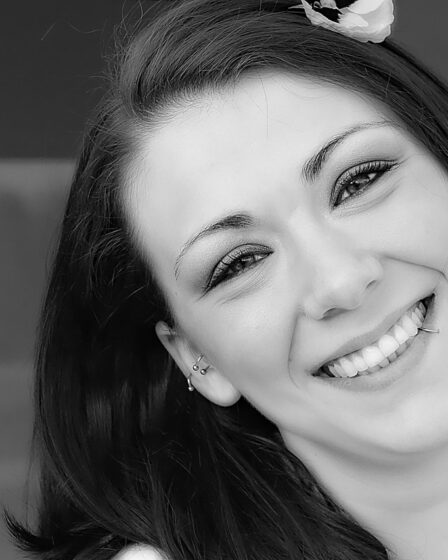 découvrez tout ce qu'il faut savoir sur le perçage d'oreille : techniques, soins, conseils et tendances pour un piercing réussi et sécurisé.