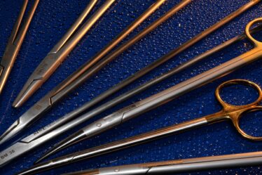 d&eacute;couvrez nos instruments st&eacute;riles de haute qualit&eacute;, garantissant s&eacute;curit&eacute; et hygi&egrave;ne optimales pour toutes vos proc&eacute;dures m&eacute;dicales.